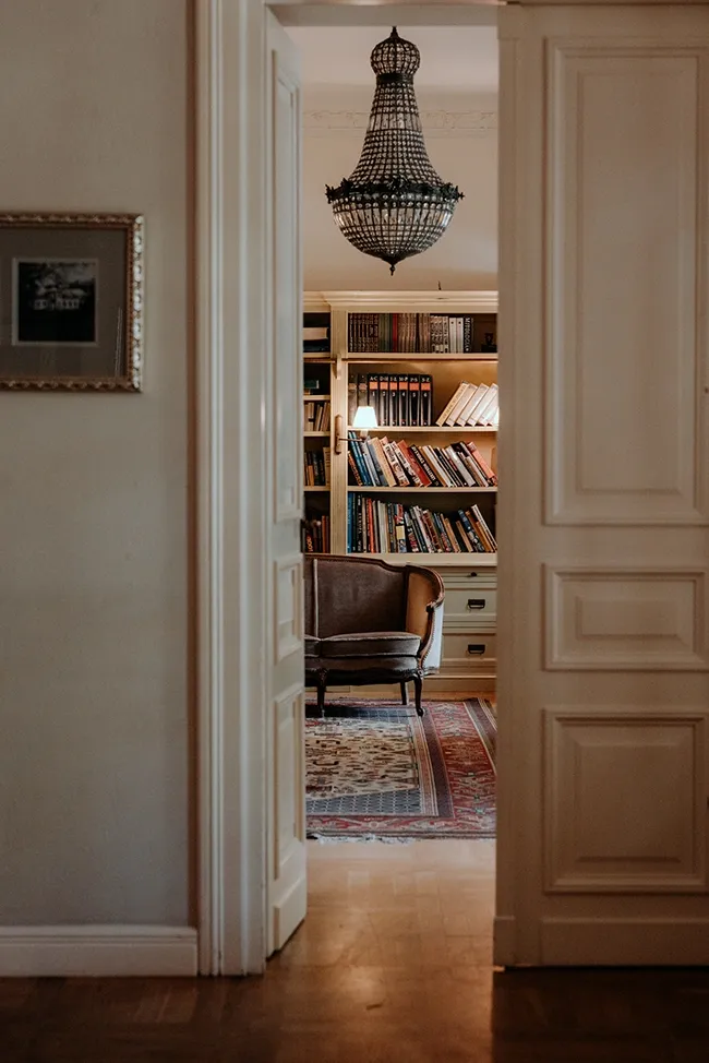 The palace library with its chandelier